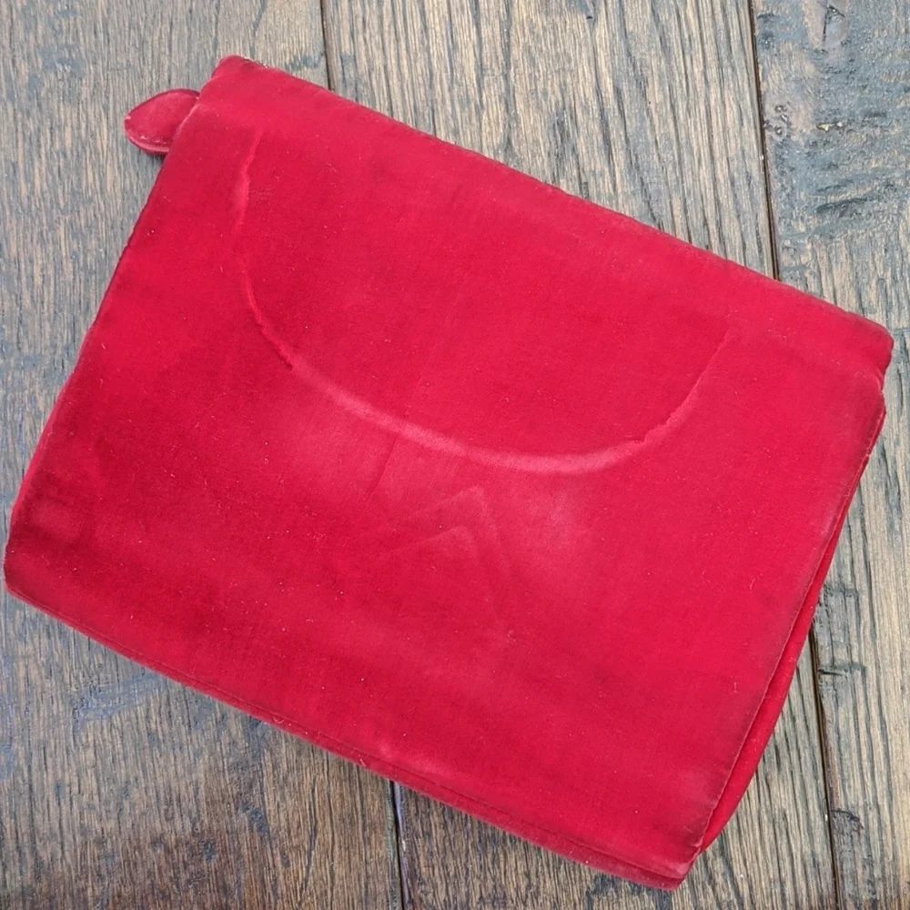 HARRY ROSENFELD I '40s Red Velvet Envelope Clutch w/ Beaded & Embroidered Flap
